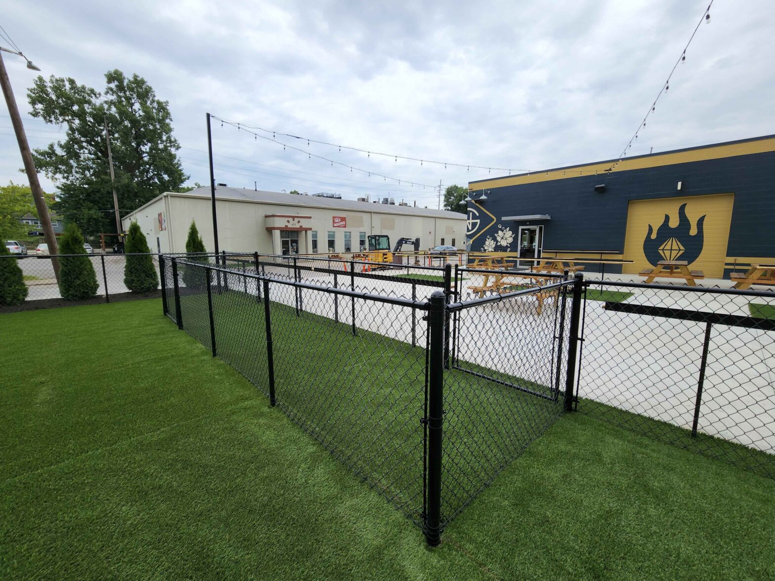 Photo of a chain link dog fence in Indianapolis, Indiana