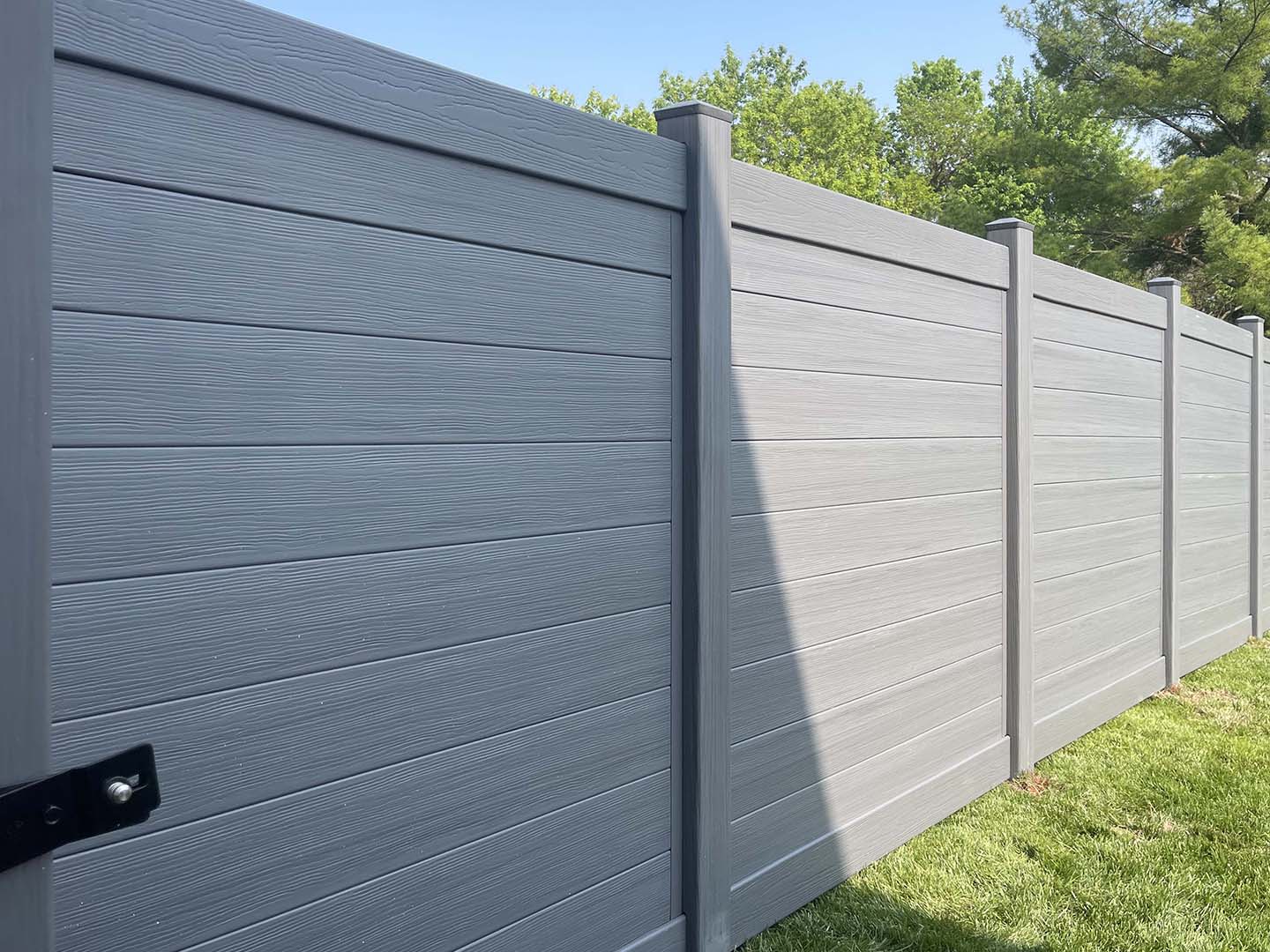 Photo of a vinyl Indiana residential fence