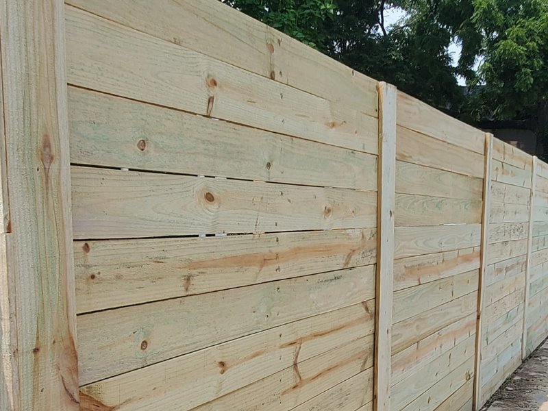 Lawrence Indiana wood privacy fencing