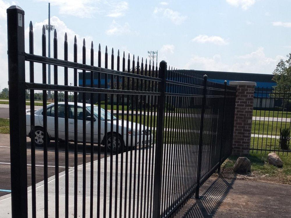 Muncie Indiana commercial fencing